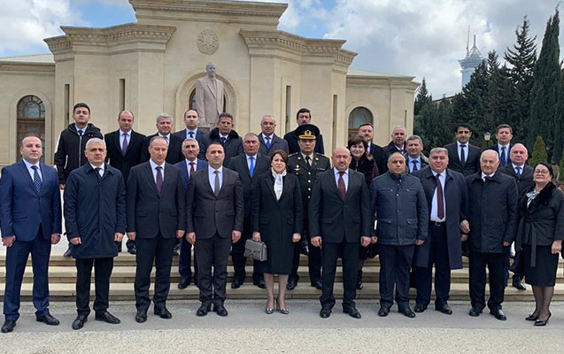 abseronun-numayende-heyeti-dtx-nin-100-illiyi-erefesinde-sohret-muzeyini-ziyaret-edib